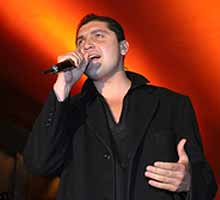 reyli= il chante la chason de la descarada de la serie de ruby