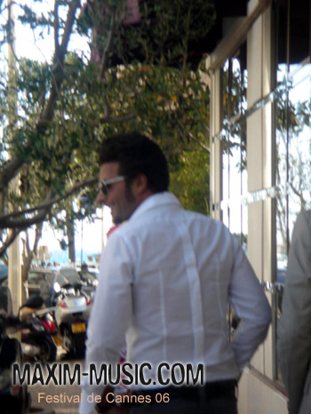 maxim c t 1 chanteur et aussi c le marri de jenifer du star academy