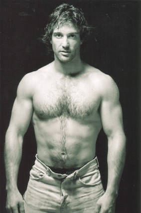 aussi dans la serie de monica brava