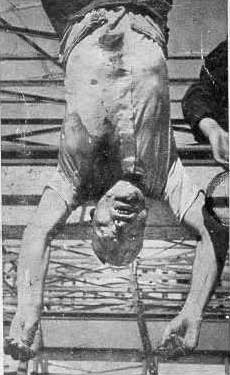 LE CADAVRE DE MOUSSOULINI