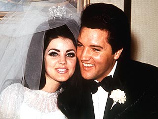 voila la photo la plus rare. de elvis et sa femme.