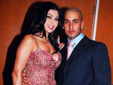 eh ben haifa ne jou pas ta pute avec massari il est tros beau ke toi.