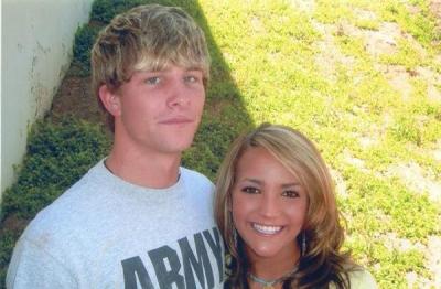 voila le boy friend de la soeur de britey